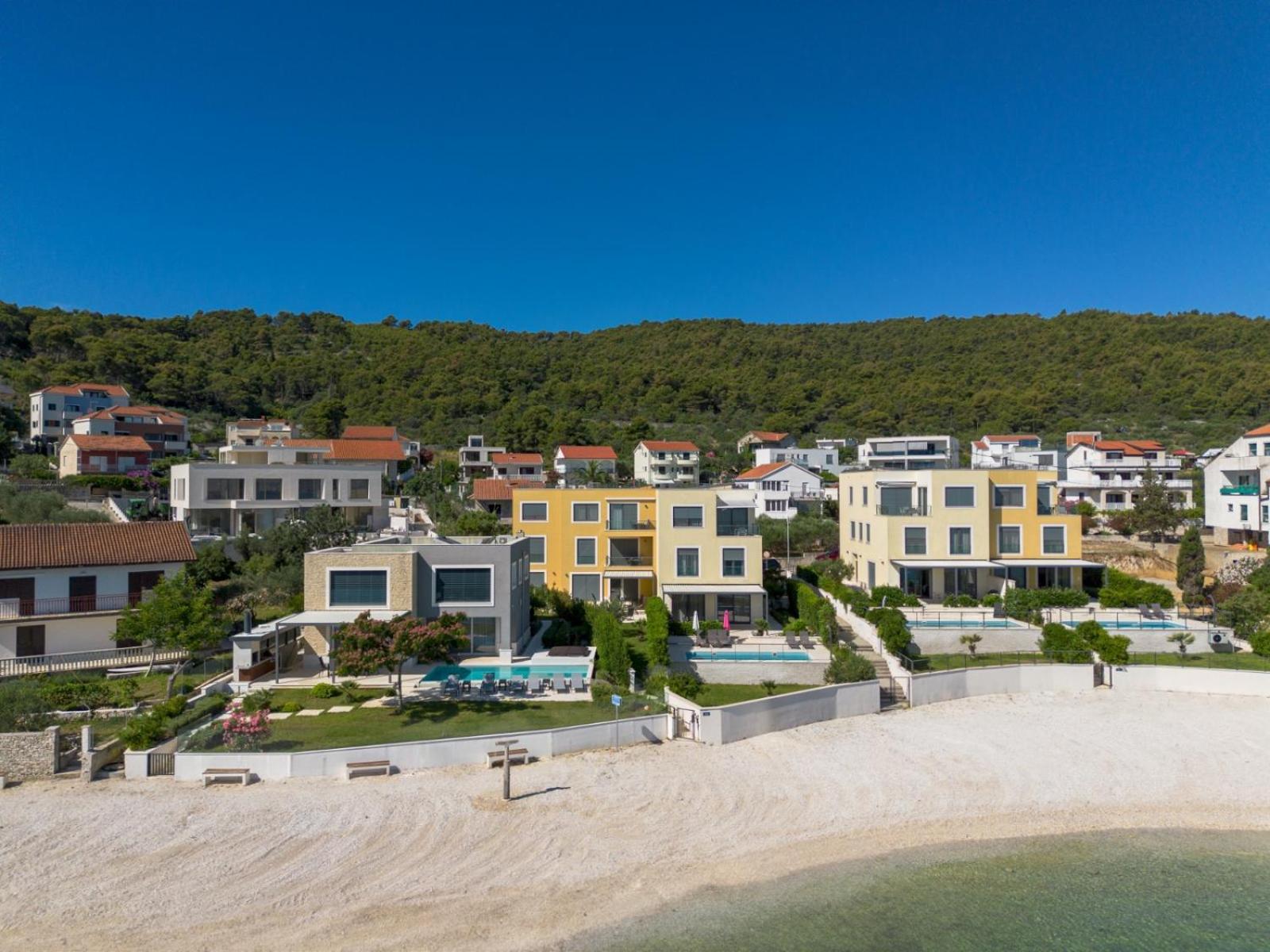 Acadia Beach Villas & Apartments 斯拉汀 外观 照片